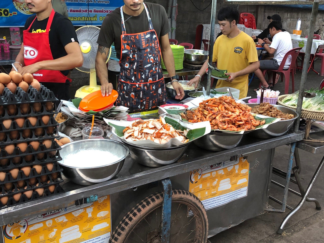 Chumphon night market景点图片