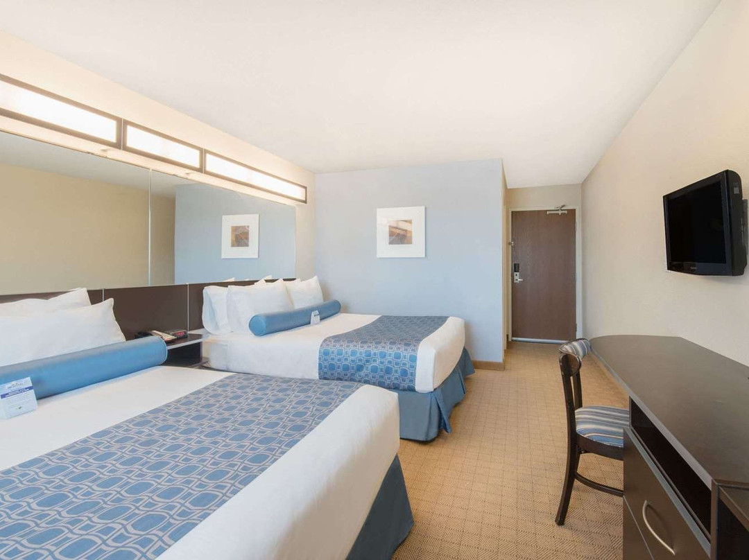 Microtel Inn & Suites by Wyndham Stanley主图