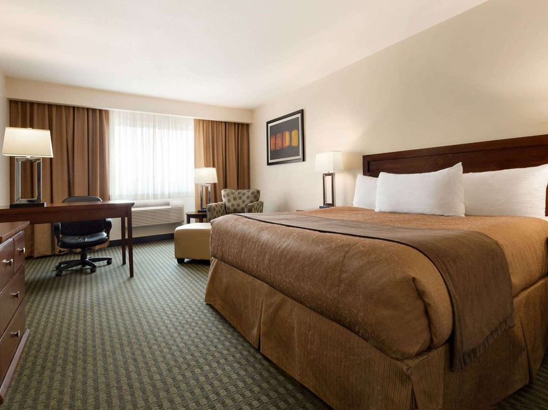 Weyburn Travelodge主图