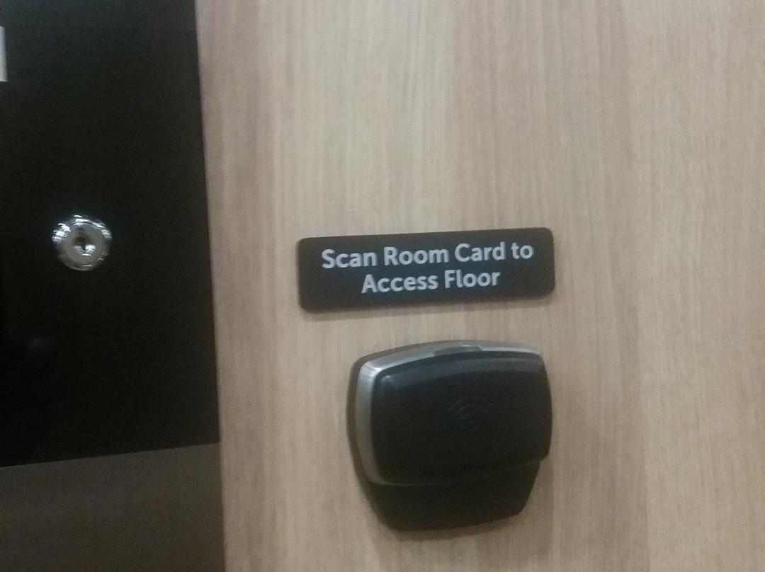 Century City Hotel Urban Square主图