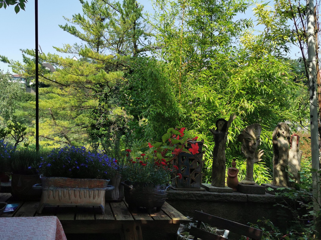 Nika Keramik Und Cafe