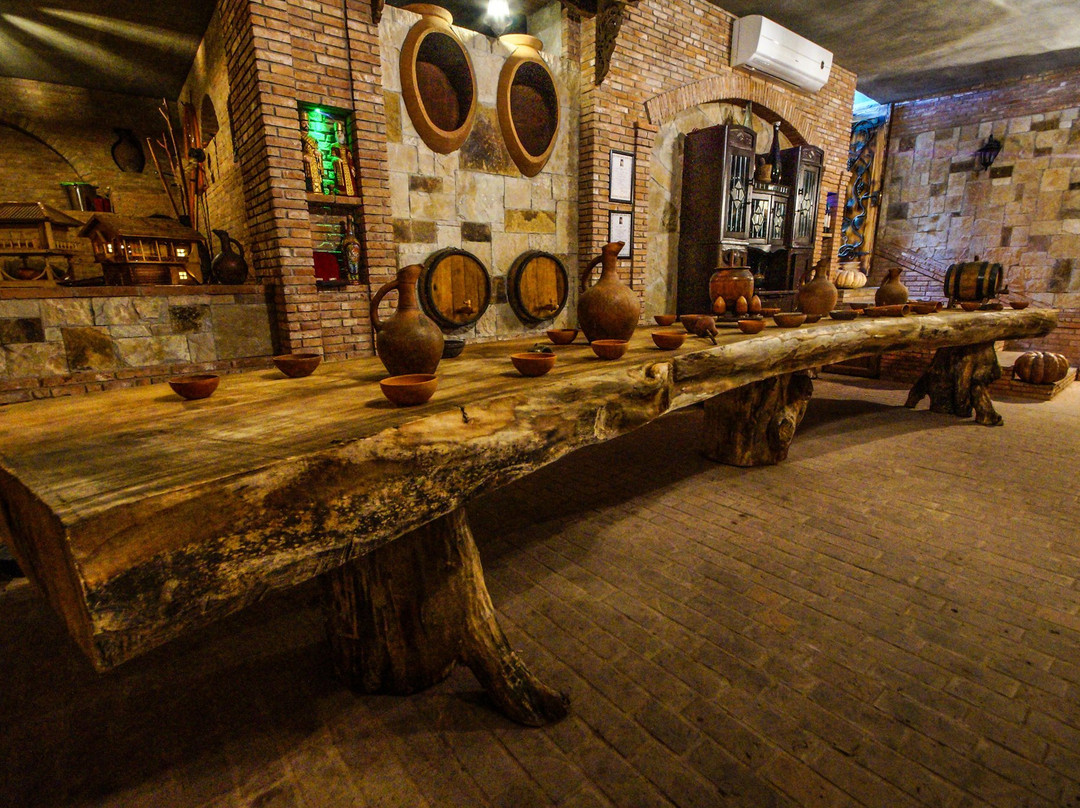 Zeda Akhalsheni旅游景点-Vazha Davitadze's Winemaking and Wine Cellar