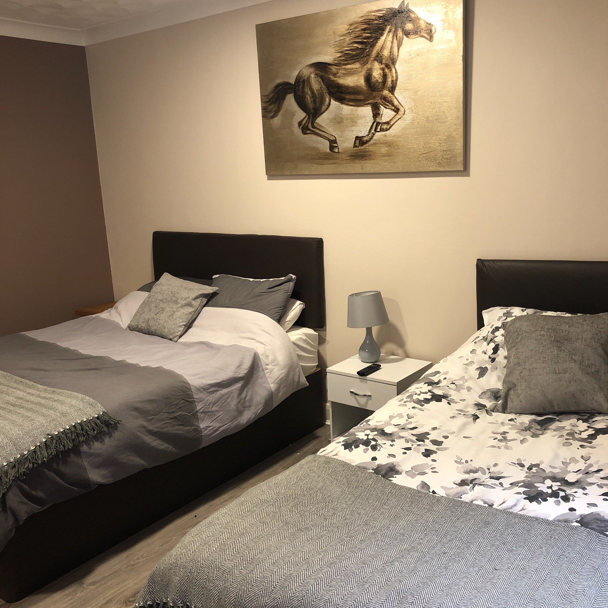 The Bay Horse Cowick-官方