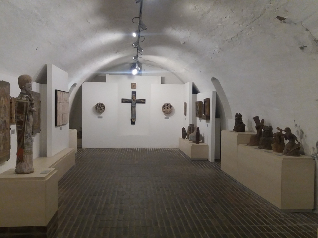 玛吉特撒迦科瓦奇陶瓷博物馆景点图片
