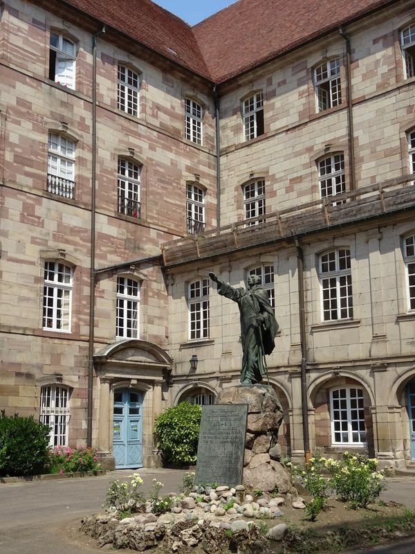 Abbaye Saint-Colomban-Luxeuil-les-Bains必去景点