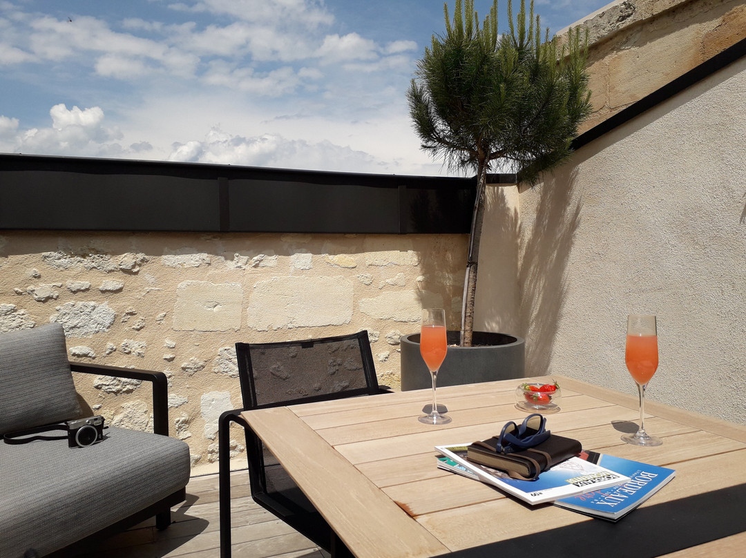 Hôtel Cardinal Bordeaux主图