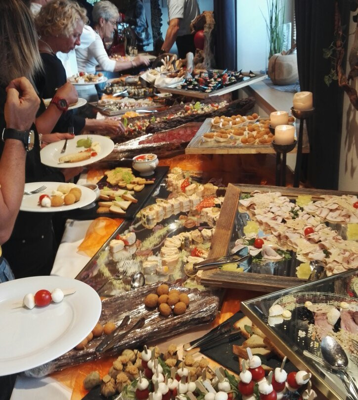 瑞泽亚酒店主图