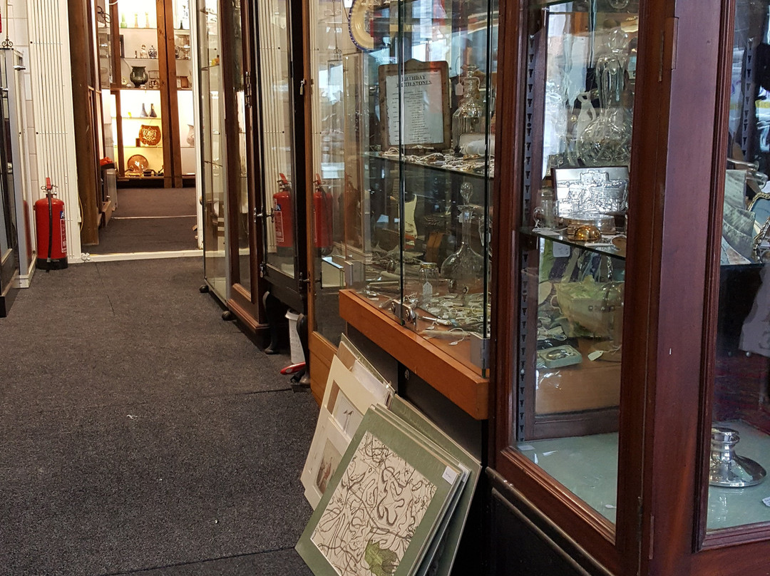 Newbury Emporium-纽伯里必去景点