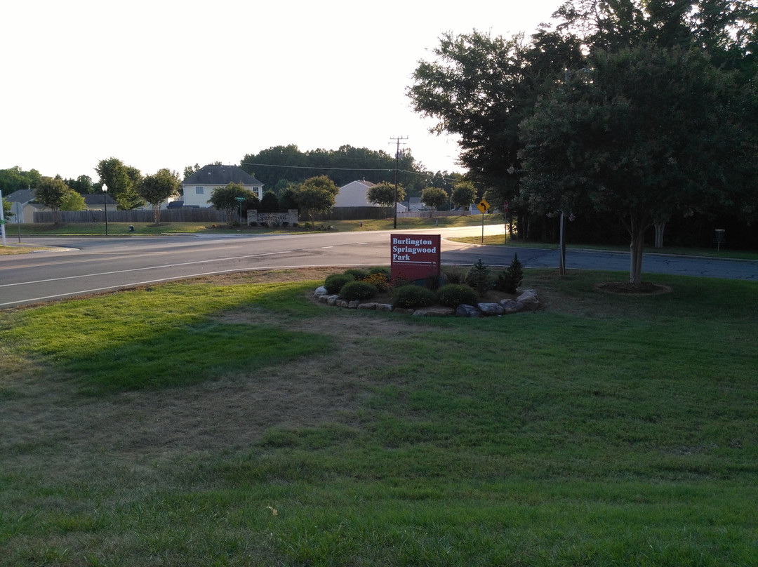 Burlington Springwood Park景点图片