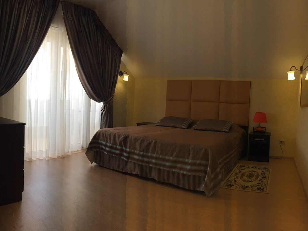 Tonky Mys酒店住宿-Gostevoy Dom Yekaterina