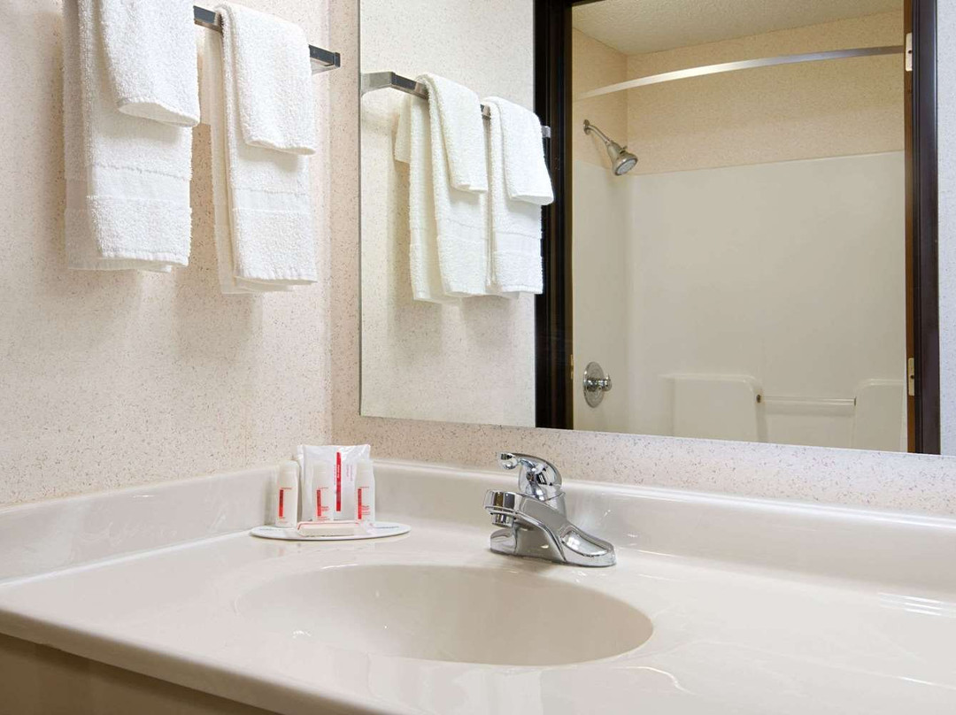 Baymont by Wyndham Pella主图