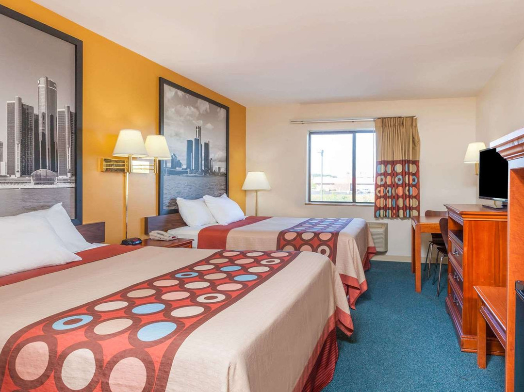 伊姆莱城温德姆速8酒店主图