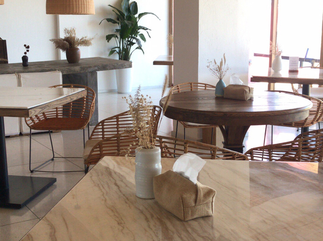 普若瓦蓝酒店主图