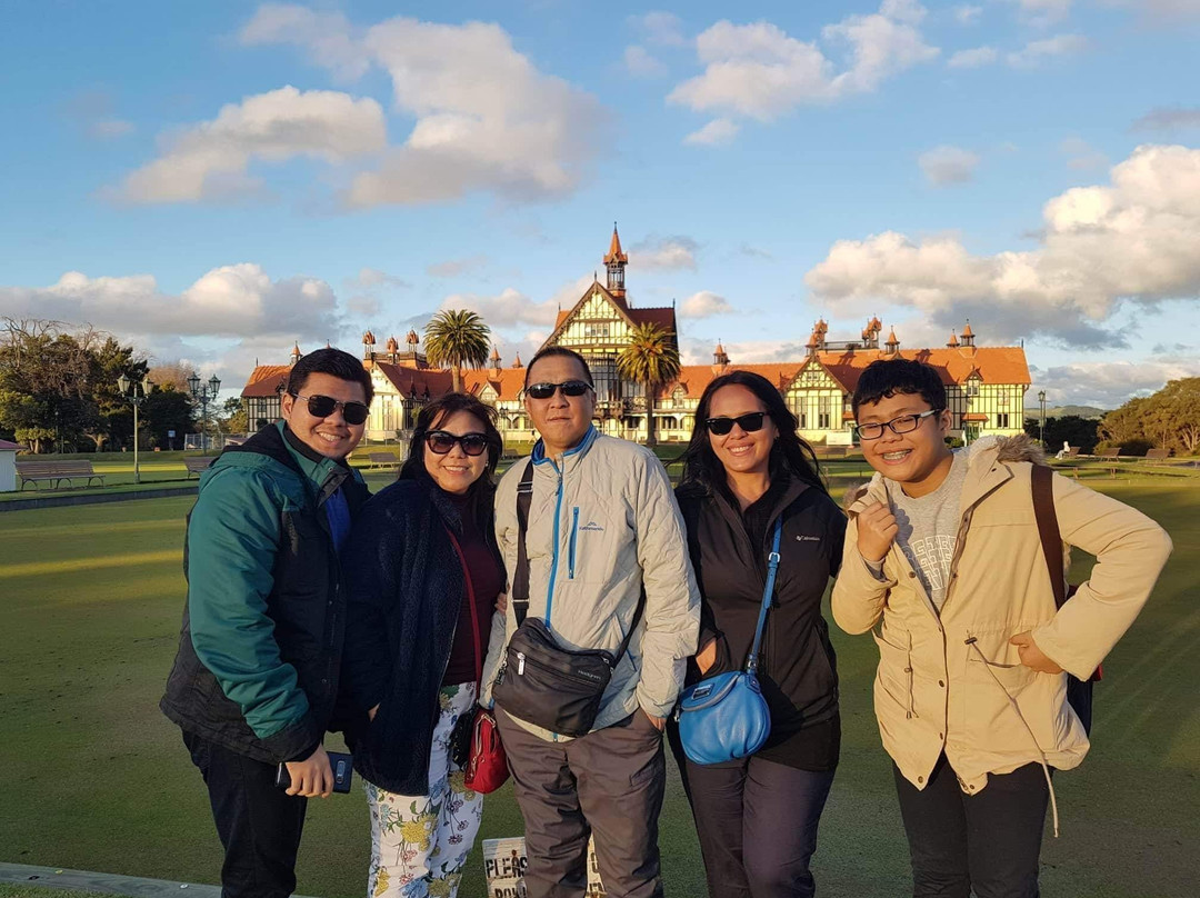 Kiwi Scenic Tours景点图片