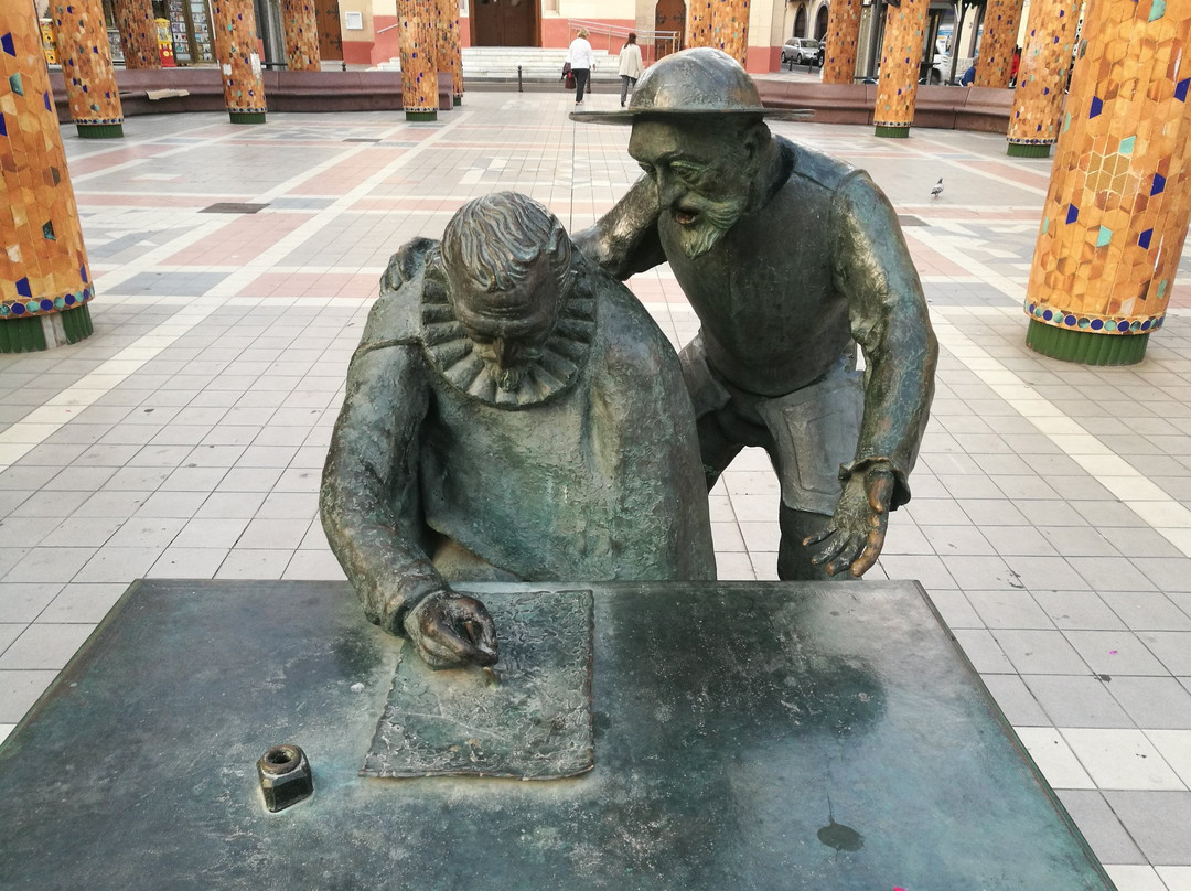 Estatuas de Miguel de Cervantes y El Quijote-梅利利亚必去景点