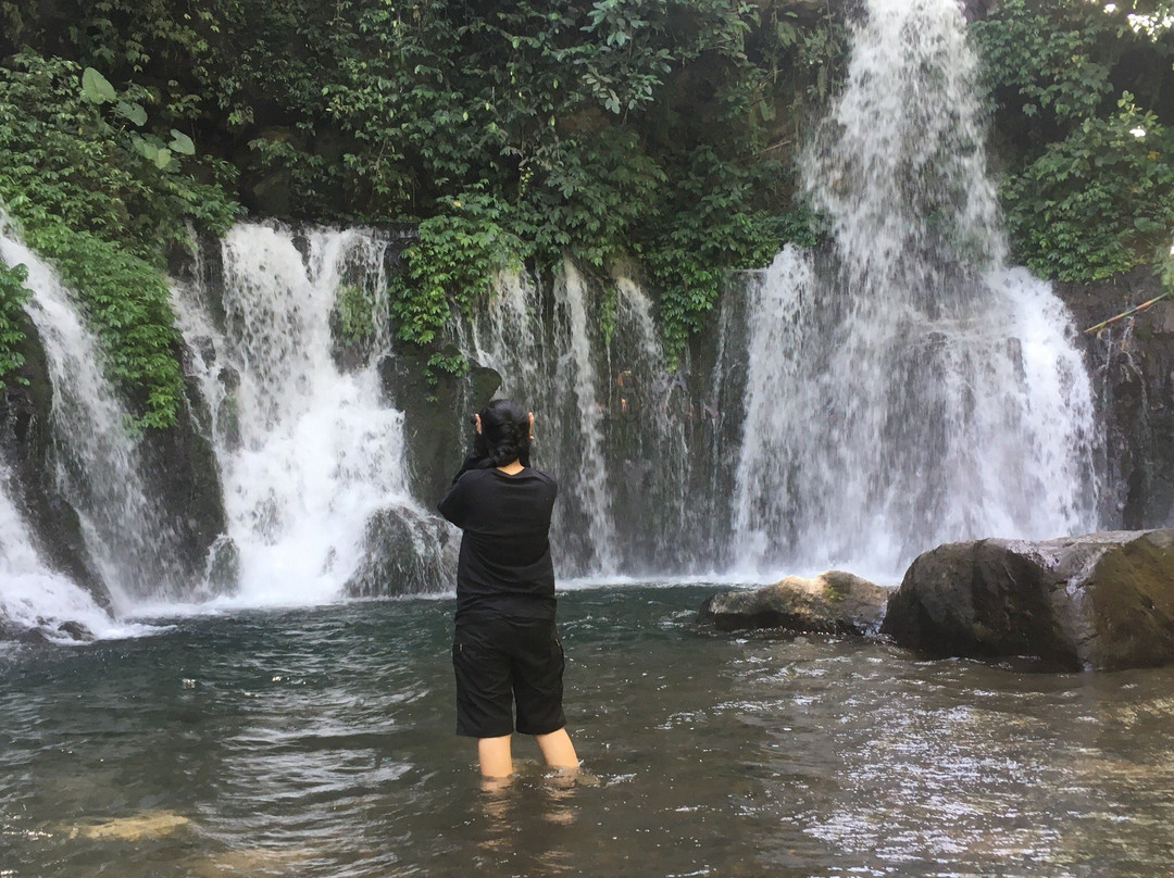 Ciblungan Waterfall景点图片