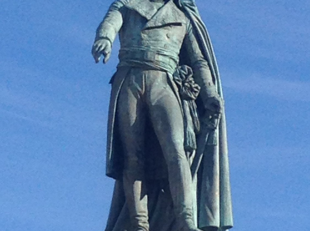 Monument au General Desaix-克莱蒙费朗必去景点