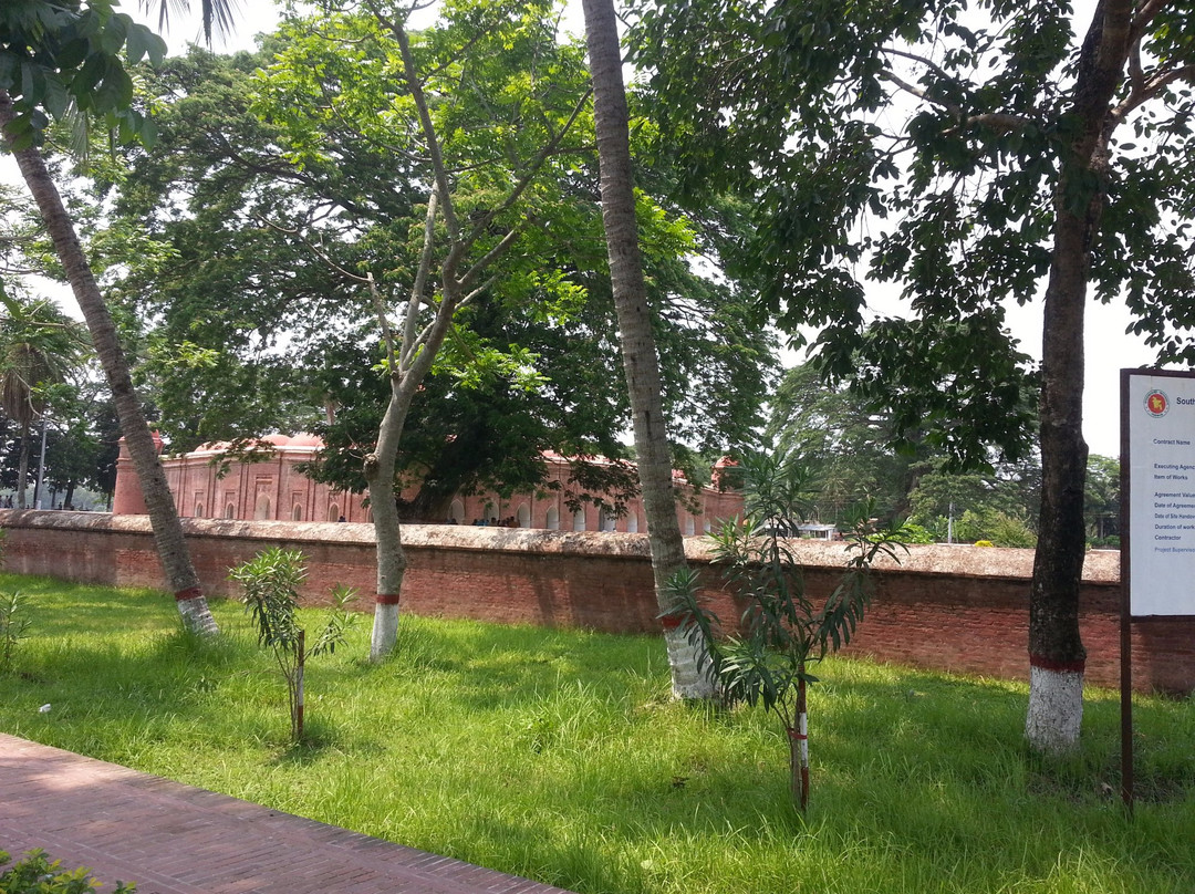 Sat Gumbad Mosque-巴凯尔哈特必去景点