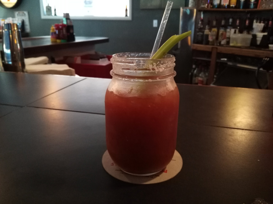 Urich餐馆和美食-Lumber Yard Grill & Bar