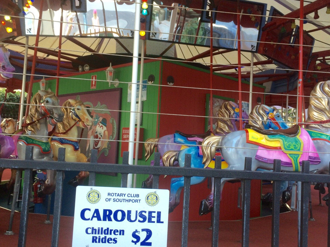 Rotary Carousel Broadbeach景点图片