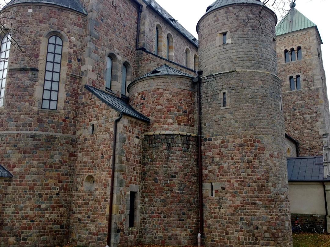 The Collegiate Church of St.Mary and St.Alexius景点图片