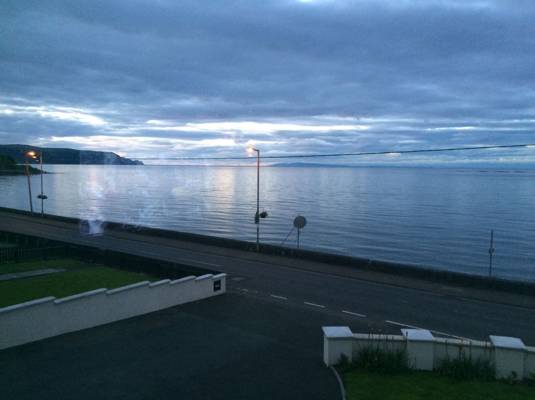 Ballygally酒店住宿-Water's Edge Glenarm Bed and Breakfast