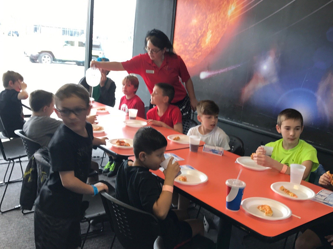 Laser Web-Centerville必去景点