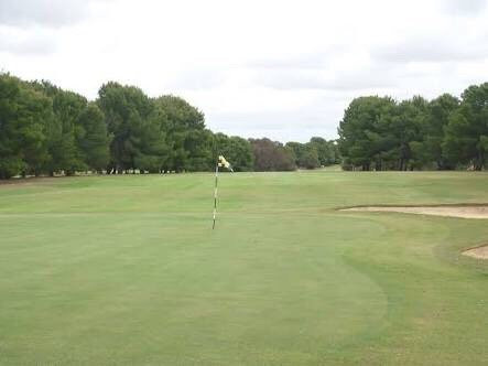 Nhill Golf Club景点图片