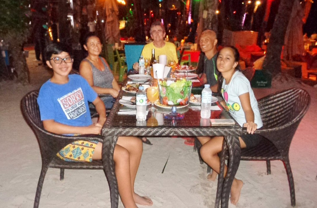 Tribal Bar-长滩岛必去景点