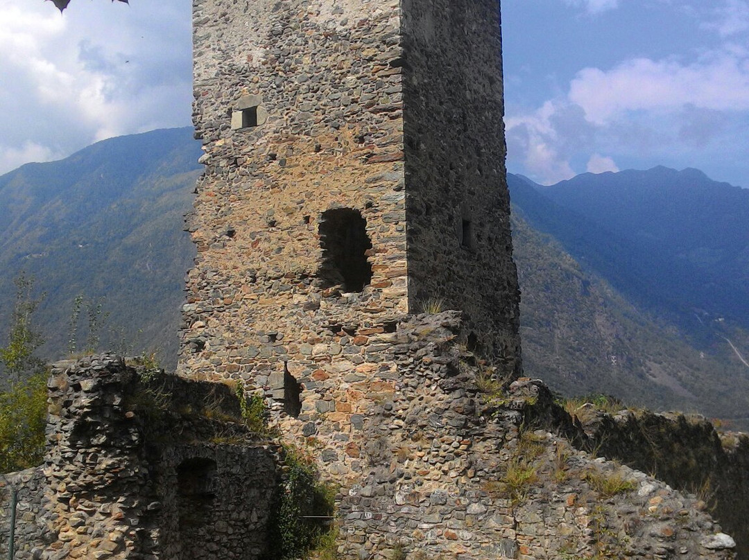 Castello di Santa Maria-蒂拉诺必去景点