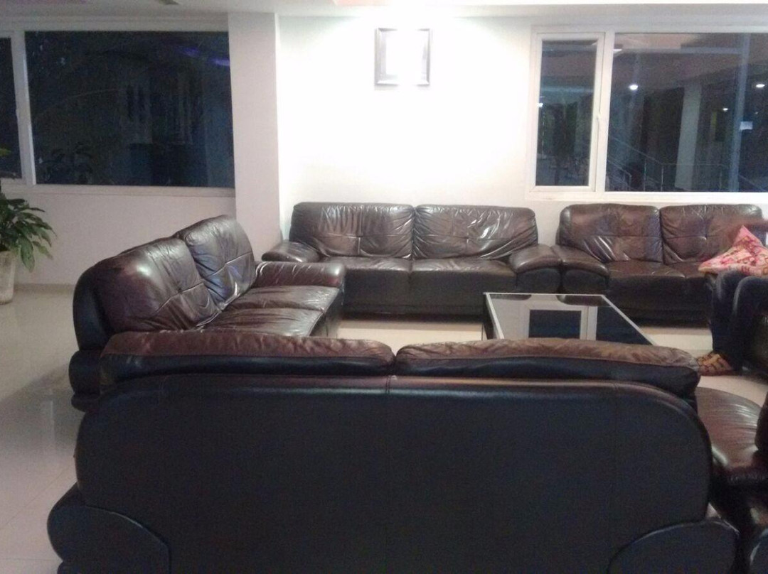 Falcons Nest Hotel主图