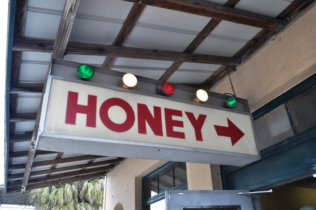 Harold P. Curtis Honey Company景点图片