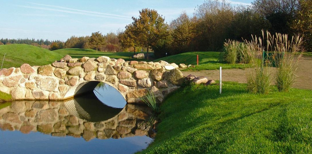 Golf in Hude景点图片