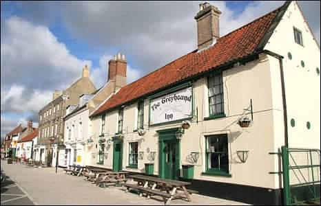 The Greyhound Inn-官方