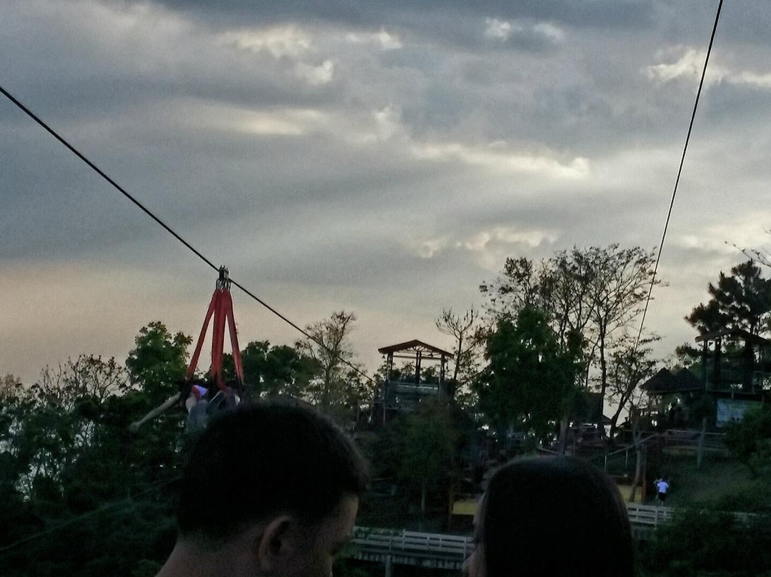 Zipline Tagaytay景点图片