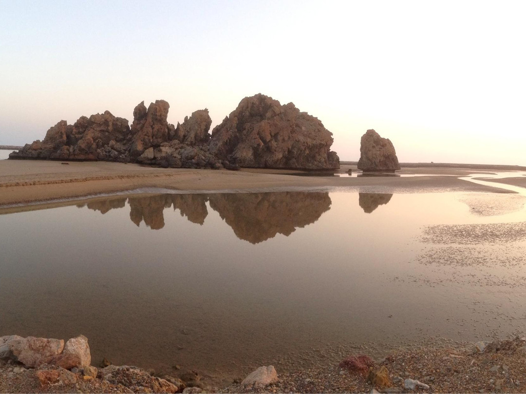 Yitti Beach景点图片
