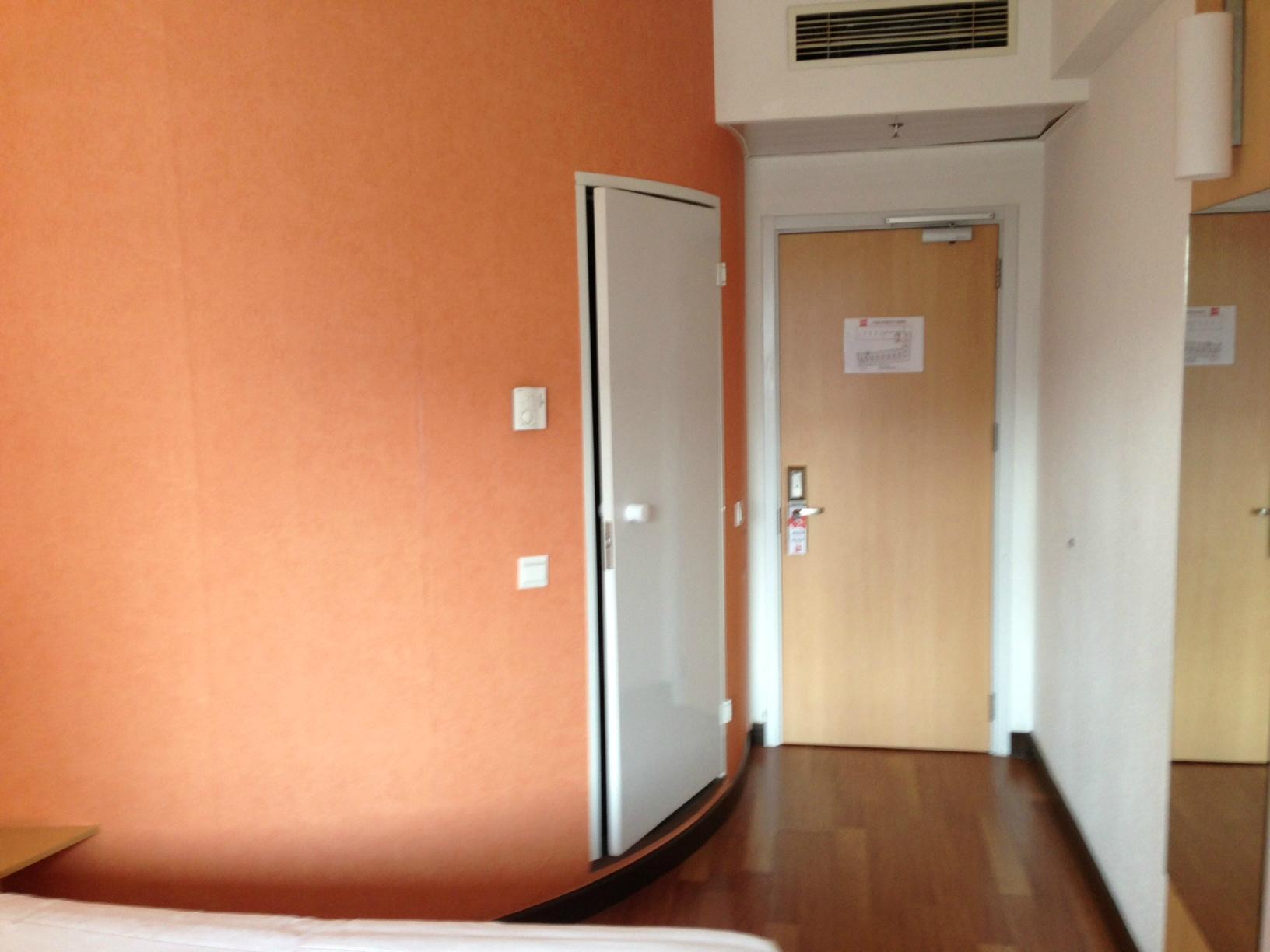 宜必思大连中山广场酒店-客卧