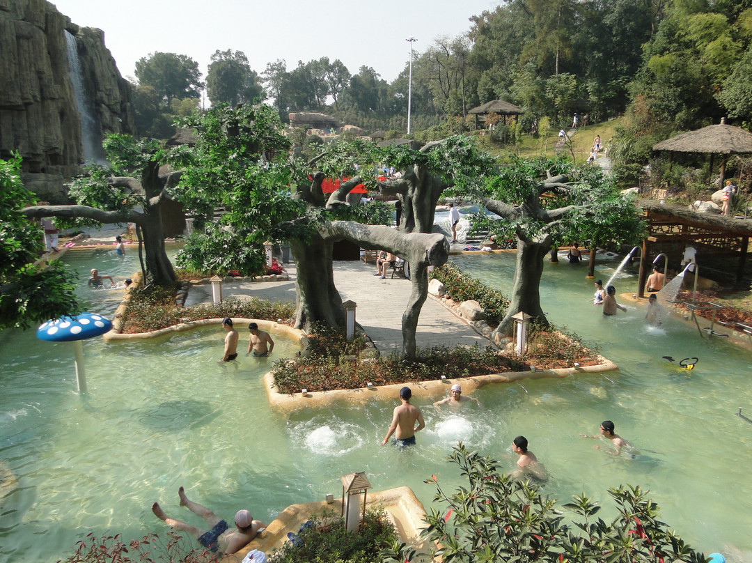 紫龙湾温泉国际大酒店主图