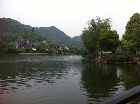 杭州世外桃源皇冠假日酒店主图