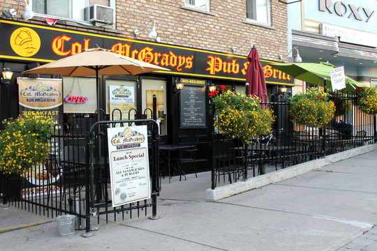Uxbridge餐馆和美食-Col. McGradys Pub and Grill