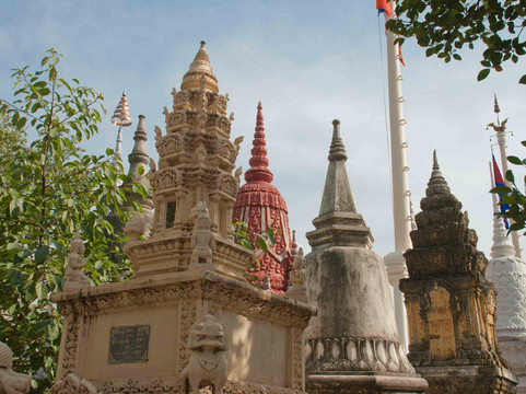 Temple of the Lotus Blossoms-金边必去景点