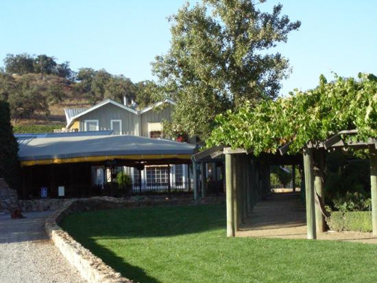 JUSTIN Vineyards & Winery景点图片