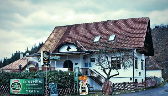 Zavazna Poruba酒店住宿-Pension U Koníka