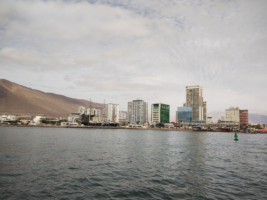Boya Esmeralda de Iquique-伊基克必去景点