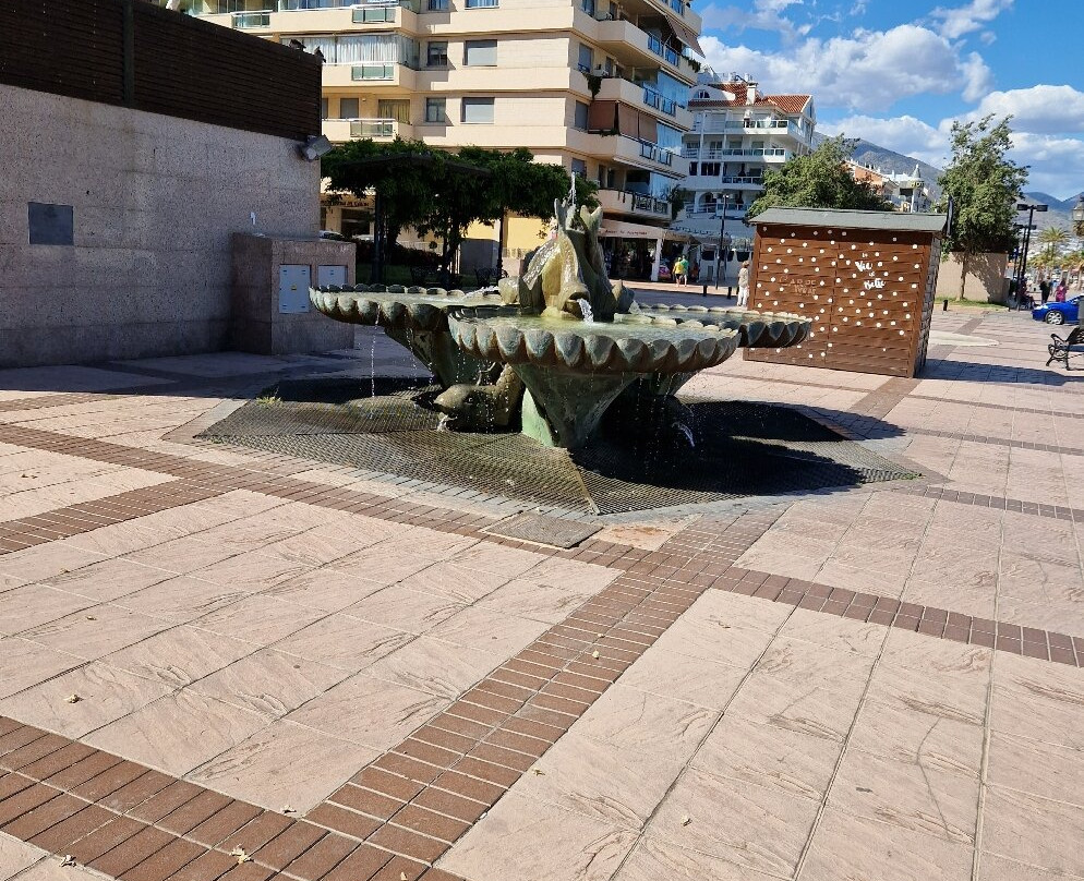 Fuente De Los Peces-福恩吉罗拉必去景点