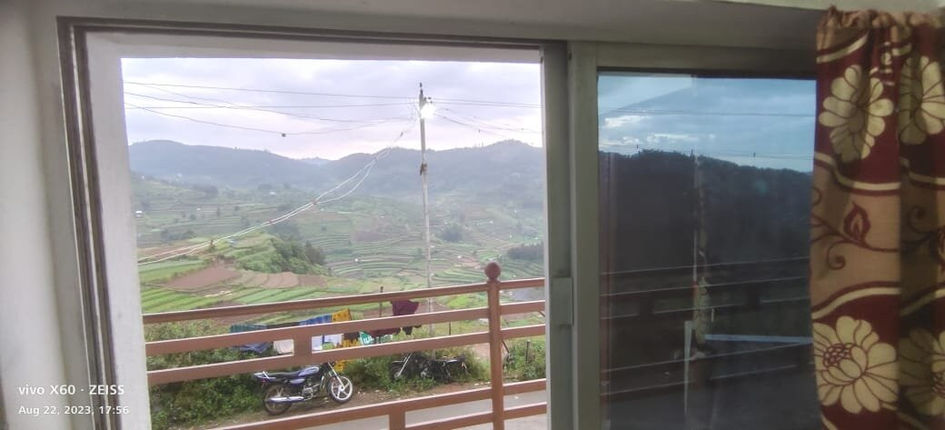 Poombarai Village View景点图片