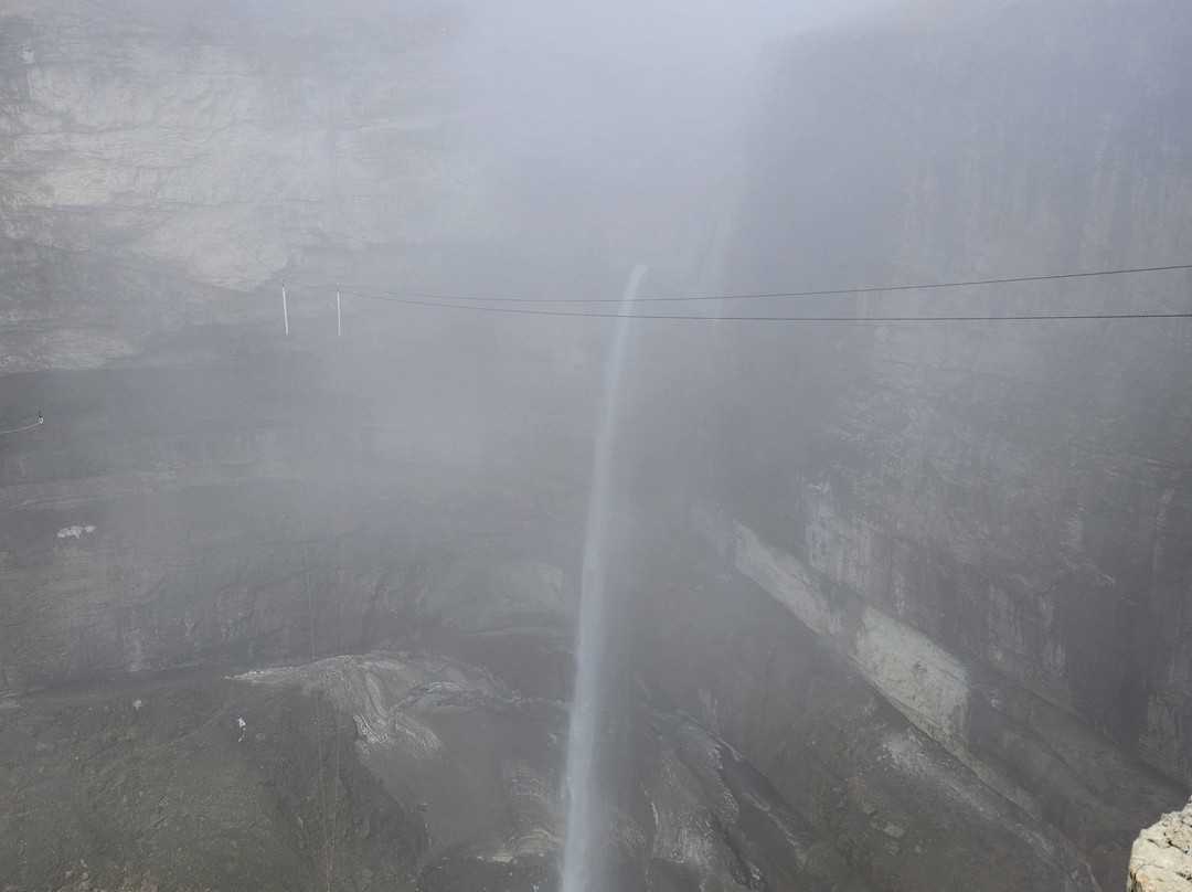Tobot Waterfall景点图片