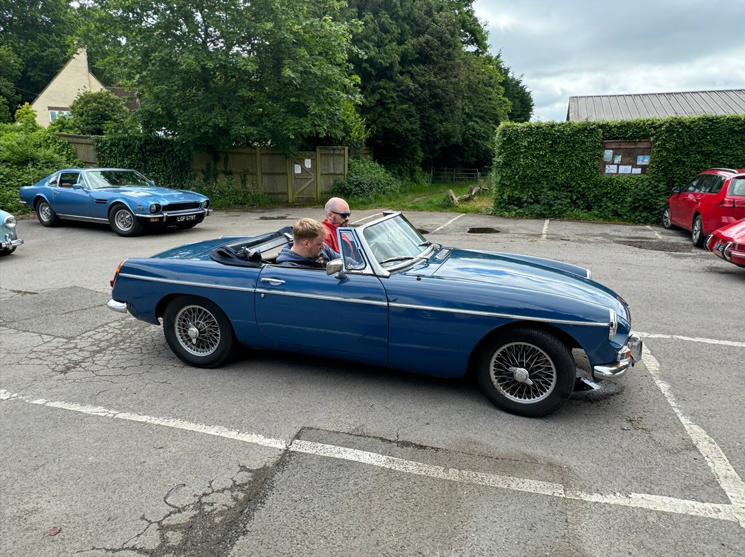 Webb's of Weybridge Classic Car Hire景点图片