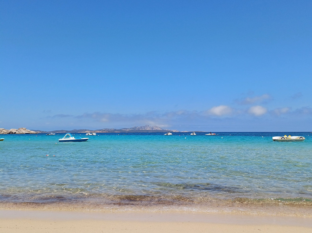 Spiaggia libera Baja Sardinia-Baia Sardinia必去景点