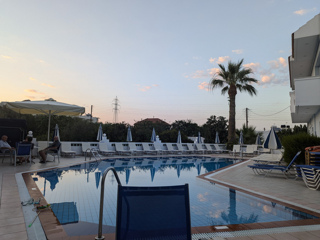 Athena Apartments主图